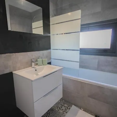 Centre - Cozy And Functional Ap דירה